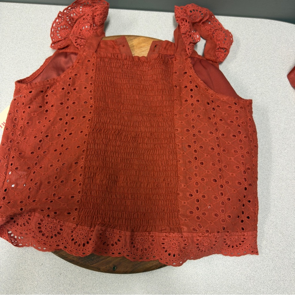 Rust Eyelet Button-Front Tank Top - Picture 4 of 8